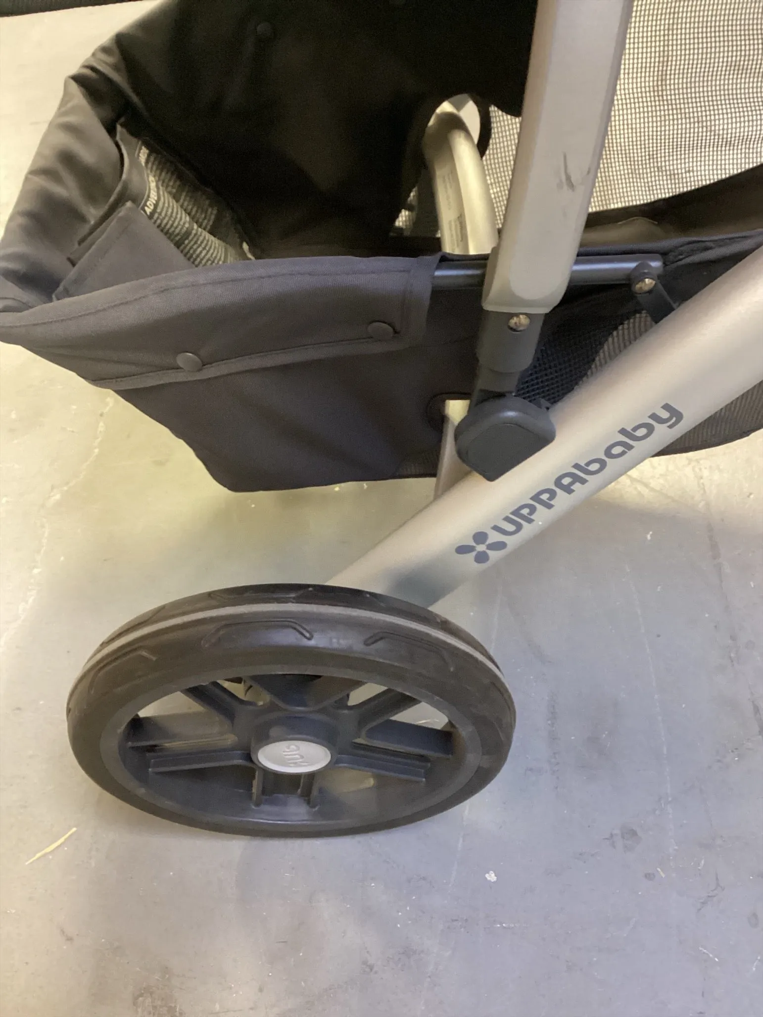 Vista V2 Stroller - Gregory Bassinet and Frame only (See Description)