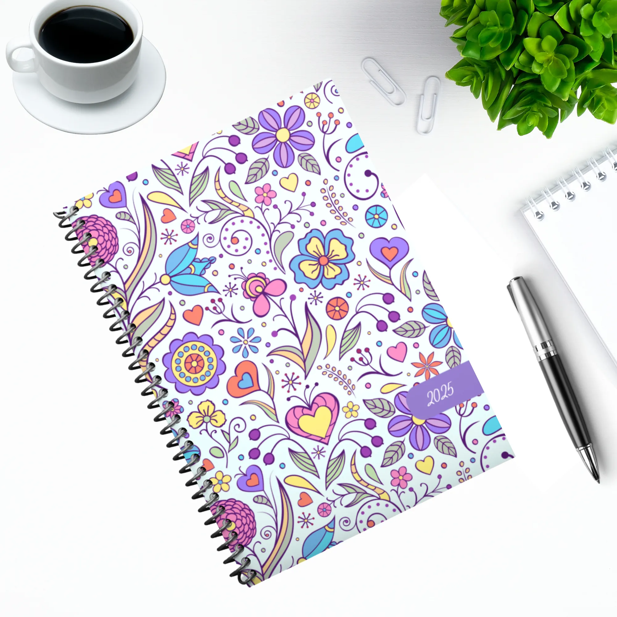 Weekly Planner 2025:  Synchronicity